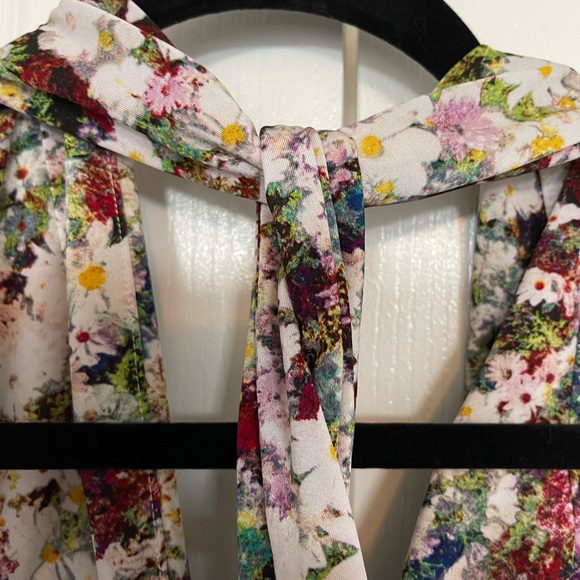 Guess Floral Halter Top Size XS - Picture 6 of 8